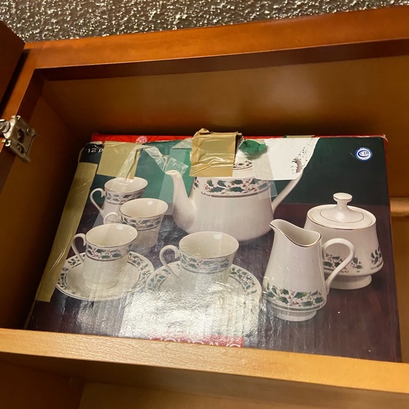 Big Tea set - Picture 2 of 2